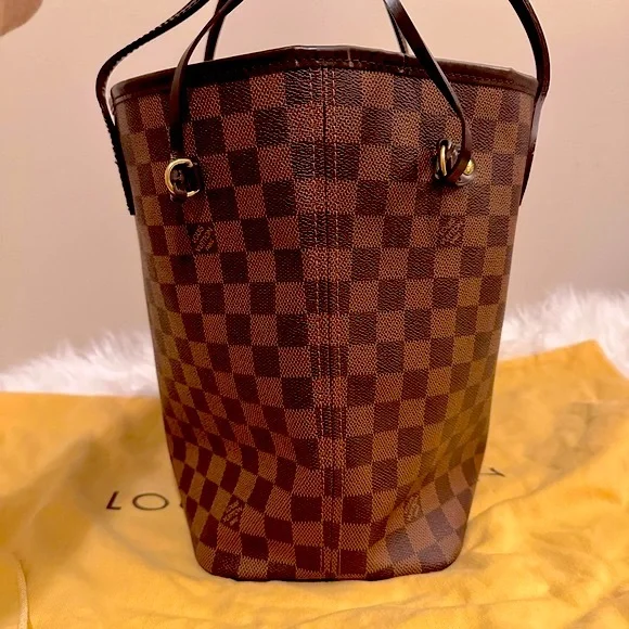 Louis Vuitton Neverfull MM - Picture 2 of 8